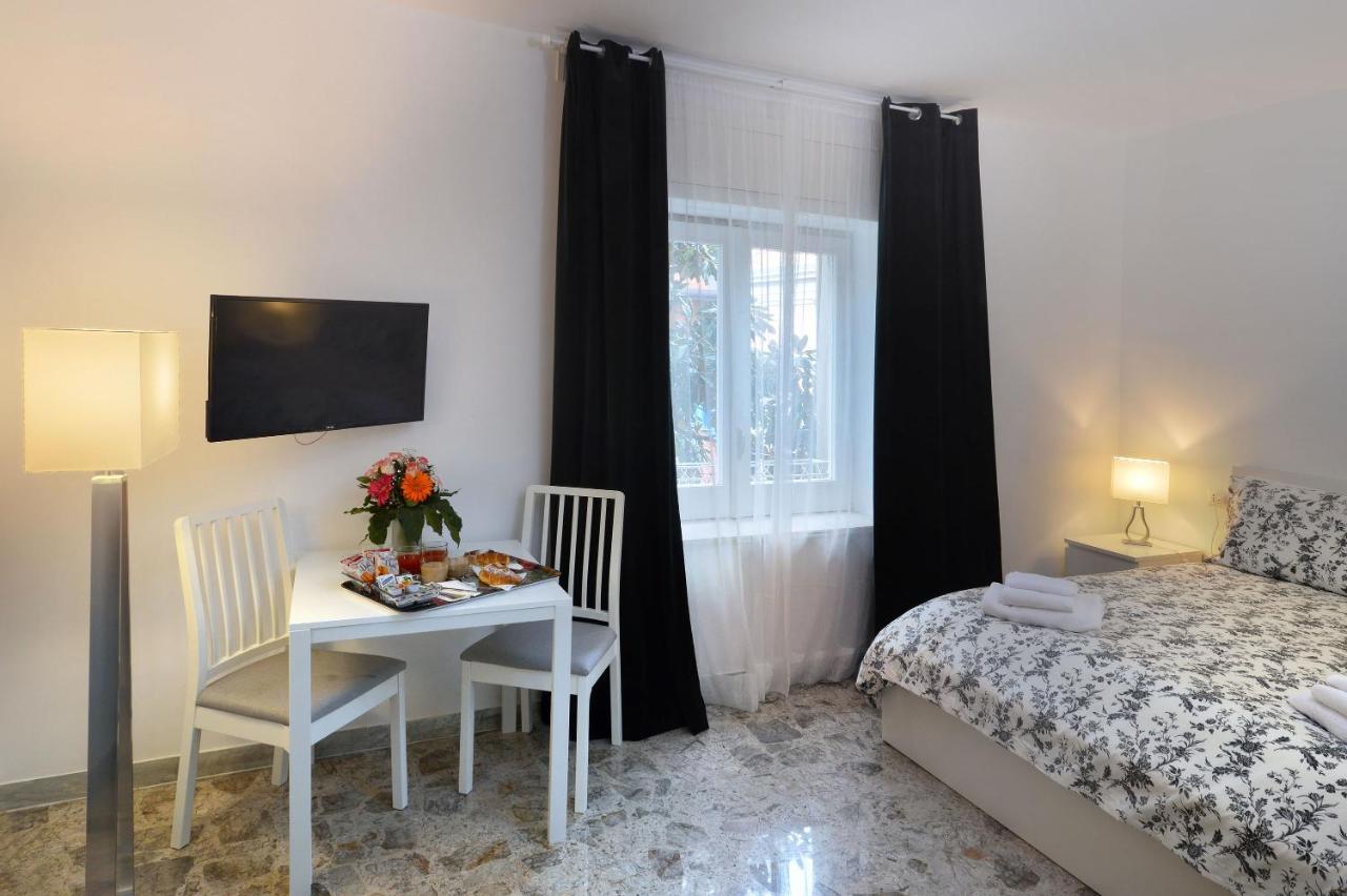 La Locanda Dell'Arte-Museo เนเปิลส์ ภายนอก รูปภาพ